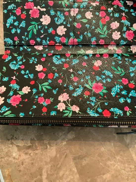kate spade White Floral Zip Wallet with Multicolor Blooms GUC - Picture 10 of 15
